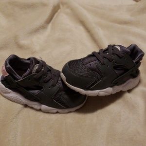 Nike Huarache Girl's Shoes